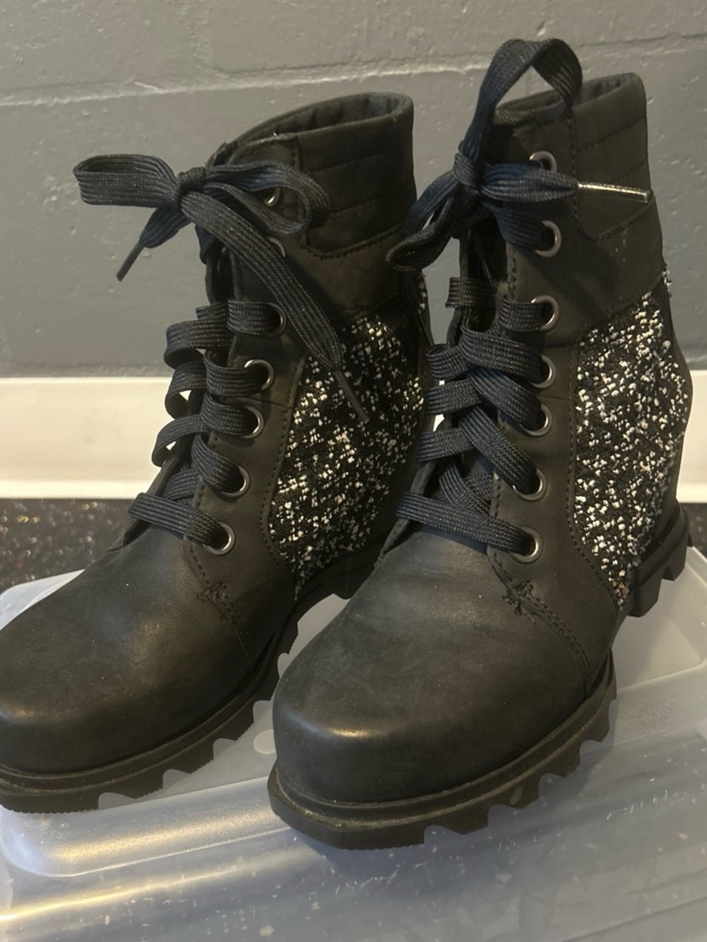 Sorel wedge snow boot waterproof